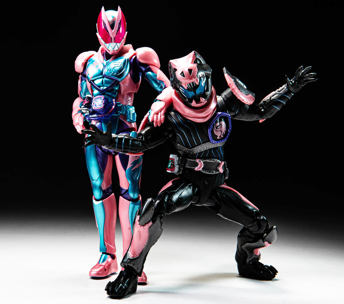 S.H.Figuarts 仮面ライダーリバイス [仮面ライダーリバイ・仮面