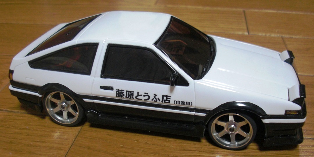 ミニッツ AE86を イニシャルD 仕様に塗装！ - リッキーのこだわり