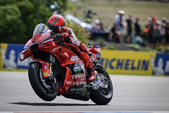 マルク・マルケスが今季8勝目。復帰マルティンは7位で完走／第12戦