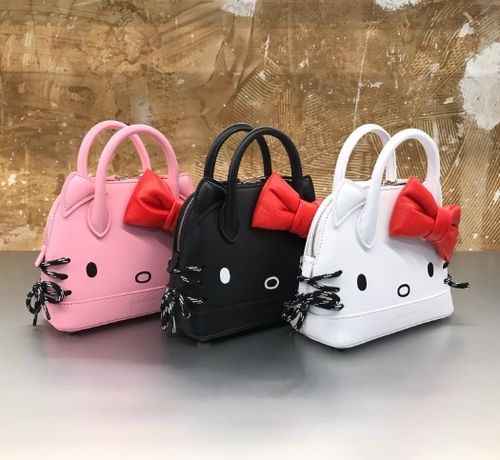 BalenciagaとHello Kittyのコラボ！超限定生産！｜5etoilesの