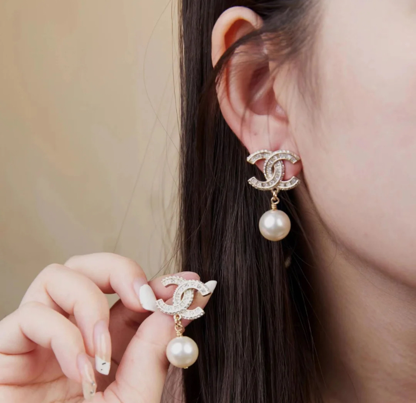 ◇定番♪CCロゴ&揺れるパール◇CHANEL ピアス (CHANEL/ピアス) A86506