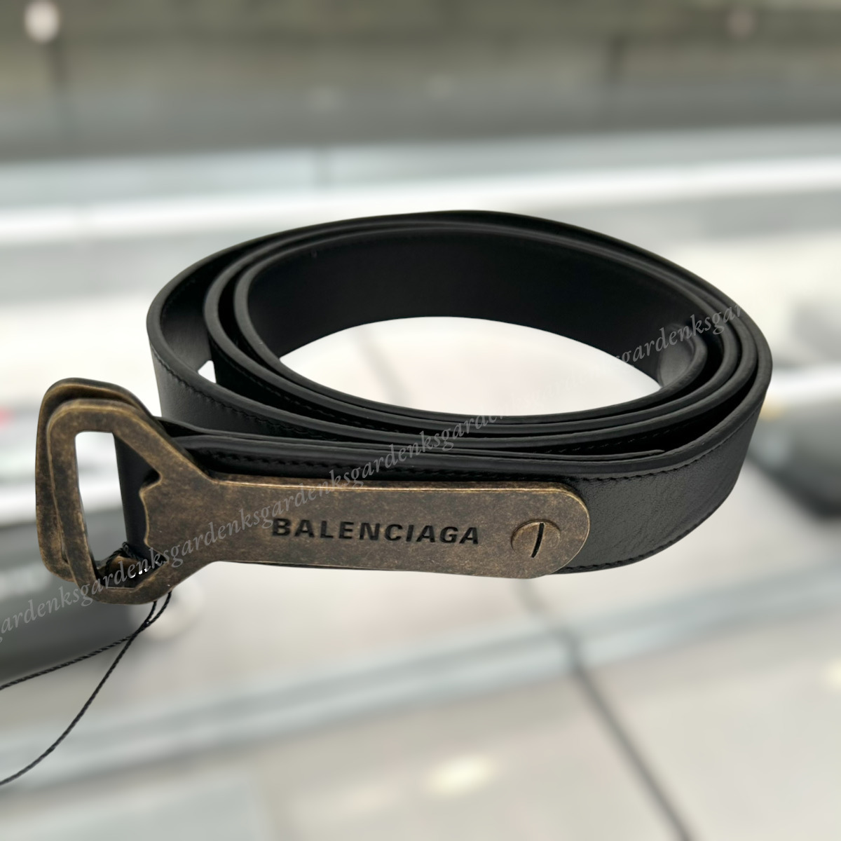 すぐ届く！BALENCIAGA ボトルオープナー D RING ベルト (BALENCIAGA