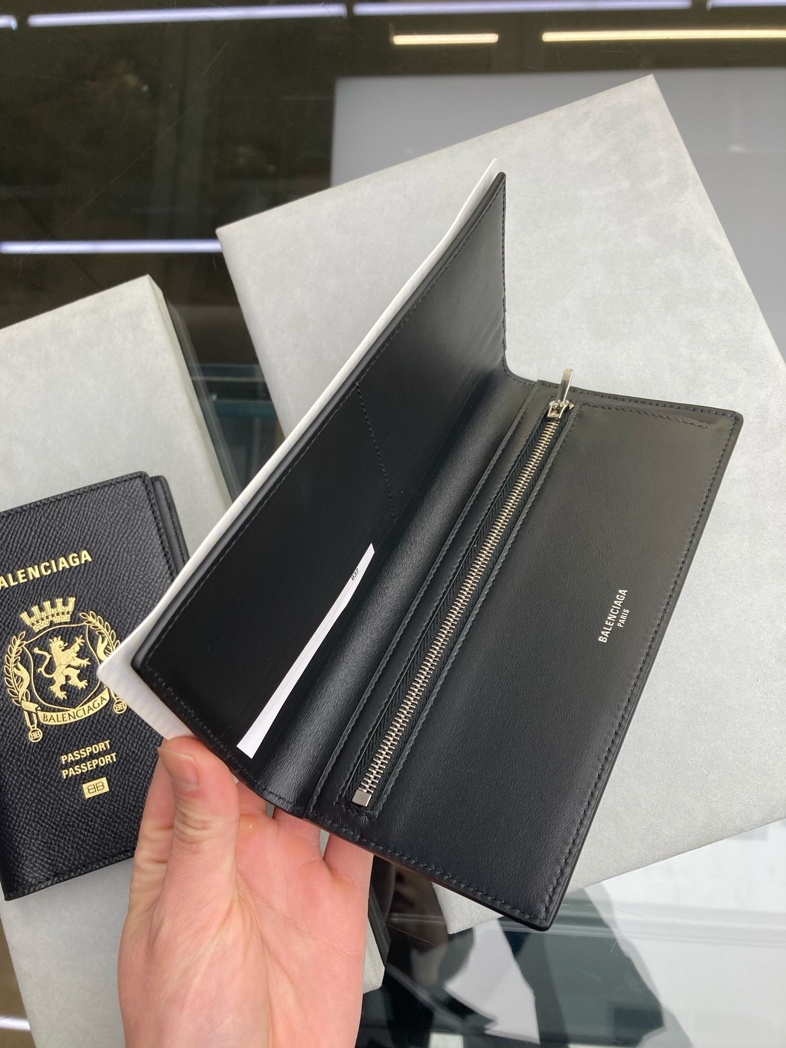 BALENCIAGA】PASSPORT ロング ウォレット 1 チケット ロゴ (BALENCIAGA