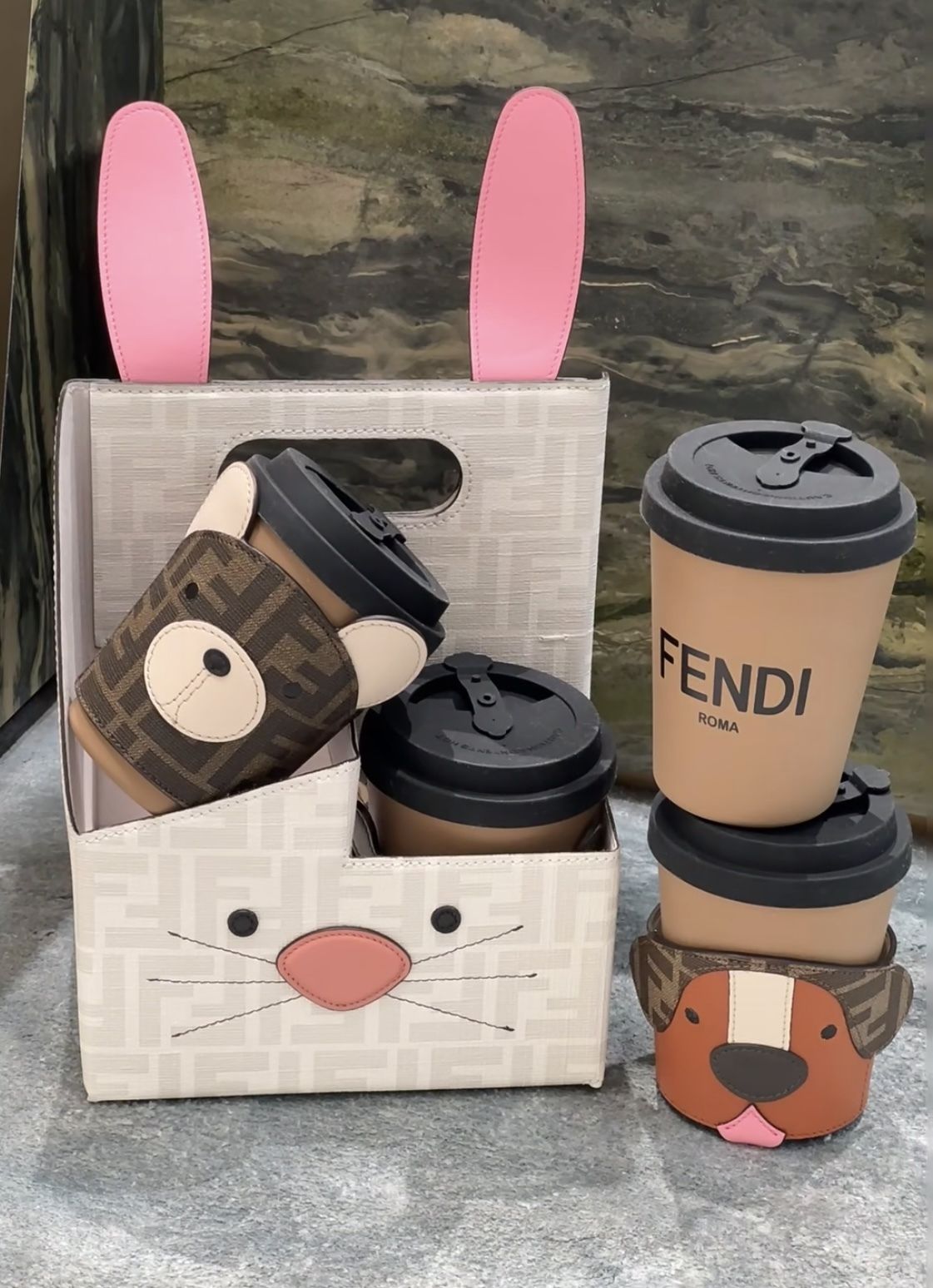 FENDIフェンディ○アニマルモチーフ カップホルダー付タンブラー
