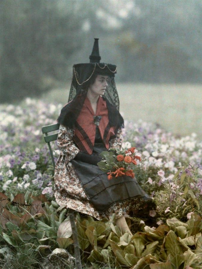 ギャラリー：100年前の写真で見る世界の民族衣装、帽子をかぶる人々
