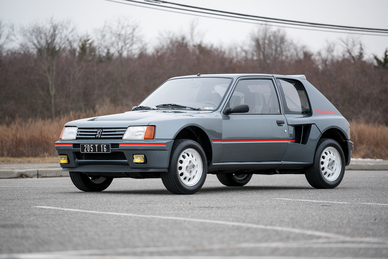 グループBで大暴れした「プジョー205T16 」 コンパクトカーをベースに