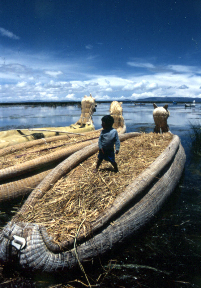 TITICACA（チチカカ湖）に浮かぶ葦の島「ウロス島」上陸物語』チチカカ