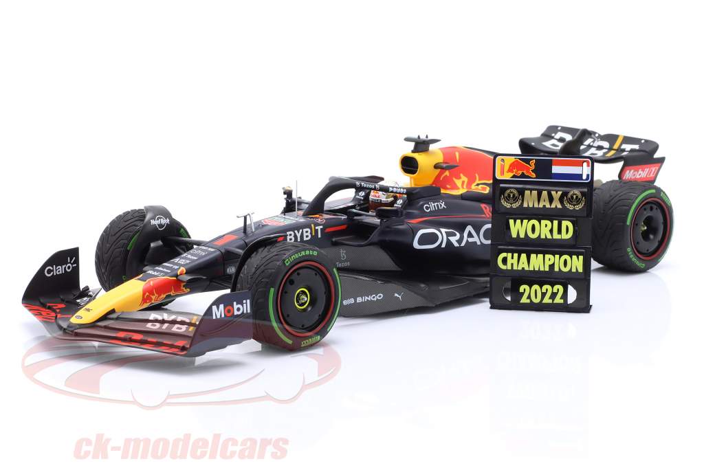 Minichamps 1:18 M Verstappen Red Bull RB18 #1 winnaar Japan GP