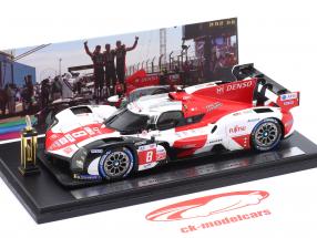 Spark 1:43 Toyota GR010 Hybrid #8 勝者 24h LeMans 2022 と カップ