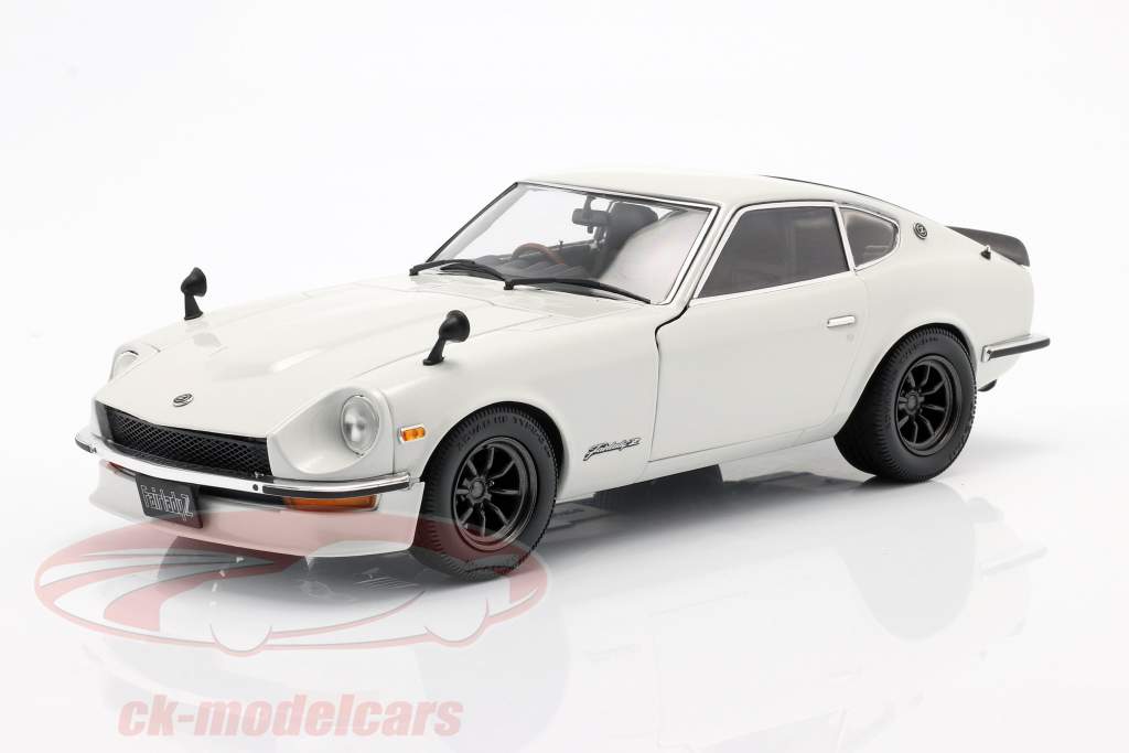 The lady for the weekend: Nissan Fairlady Z by Kyosho