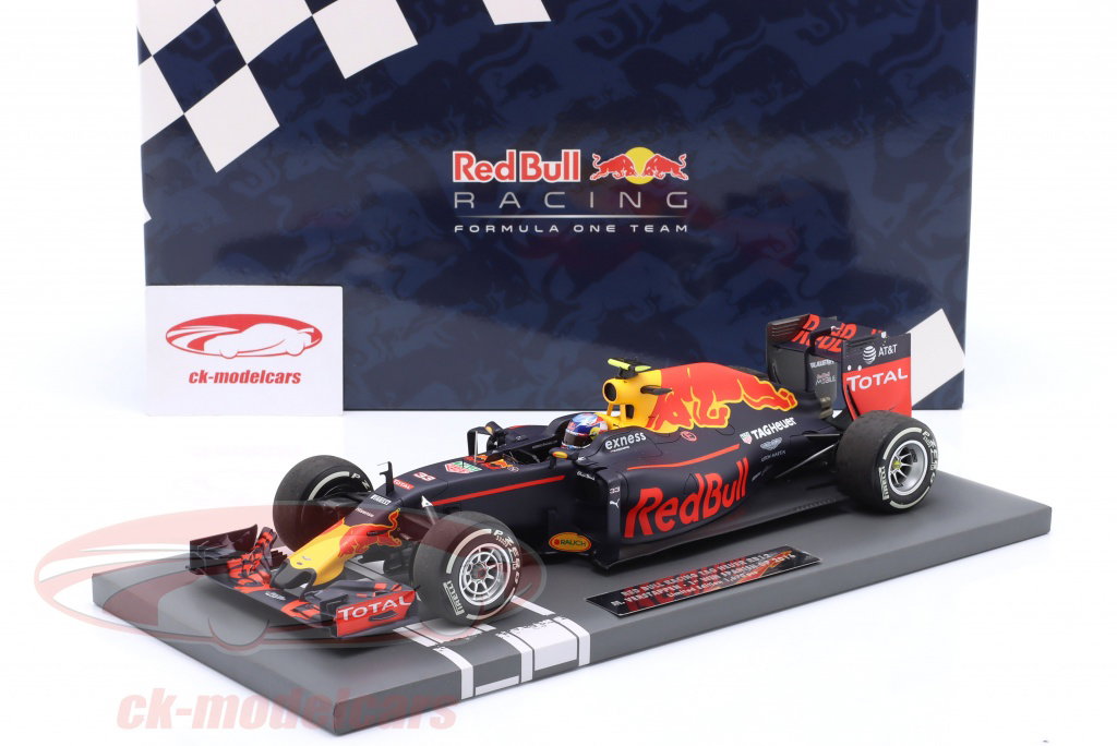 Minichamps 1:18 Max Verstappen Red Bull RB12 #33 First F1 Win