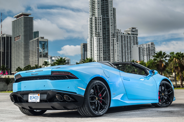 六本木ヒルズに3267万円のランボルギーニ「ウラカン LP 610-4