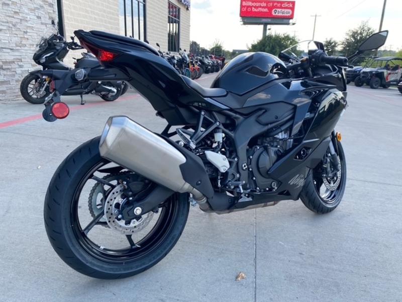 2026 Kawasaki Ninja® ZX™-4R ABS | RideNow Powersports