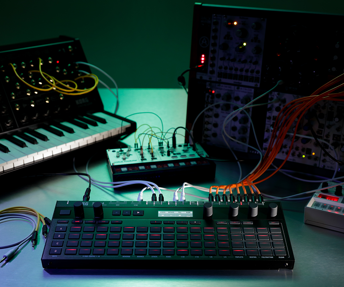 SQ-64 - POLY SEQUENCER | KORG (Japan)