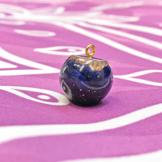 宇宙オルゴナイトの実 チャーム ラピスラズリ | iichi 日々の暮らしを