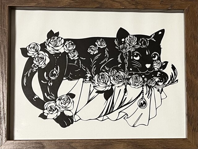 額装済み切り絵作品・黒猫 | iichi 日々の暮らしを心地よくする