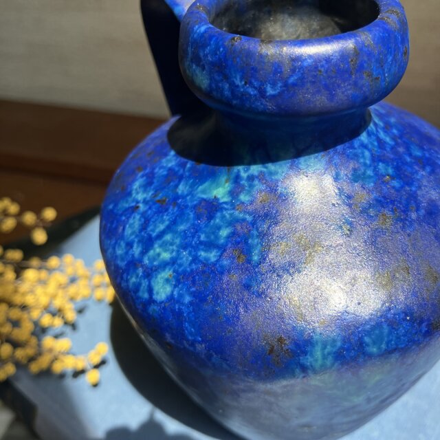 抽象画のような鮮やかなブルーのドイツ花瓶／Fat Lava／ファットラヴァ