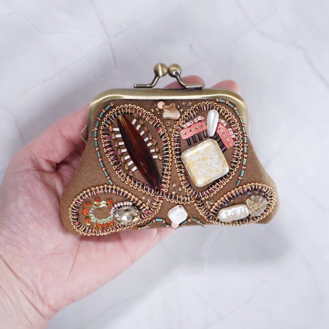 ビーズ刺繍の小さながま口 No.16｜キャメル｜ウール素材｜マチなし