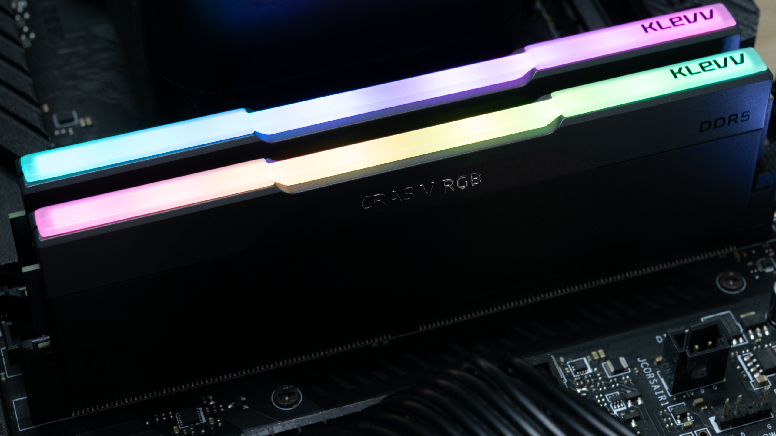 Klevv Cras V RGB DDR5-6400 C32 2x16GB Review: Median Performance