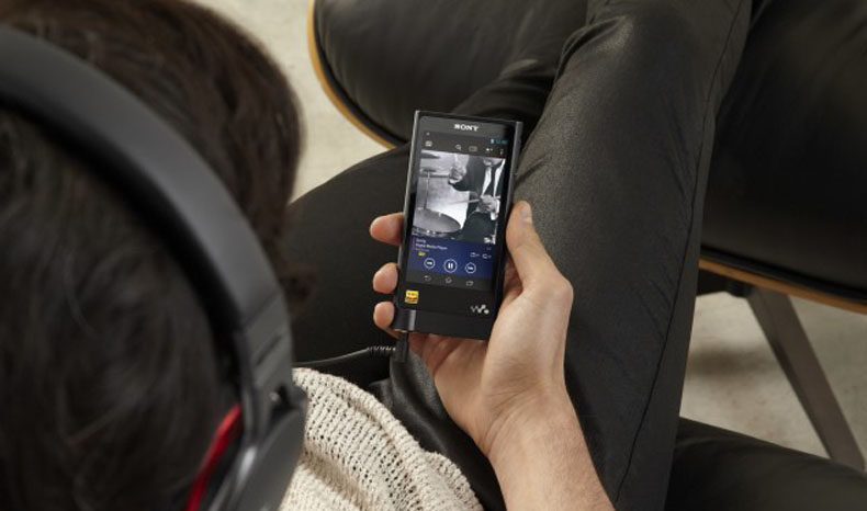 CES 2015: Sony NWZ-ZX2 high-res Walkman adds SD card and DSD