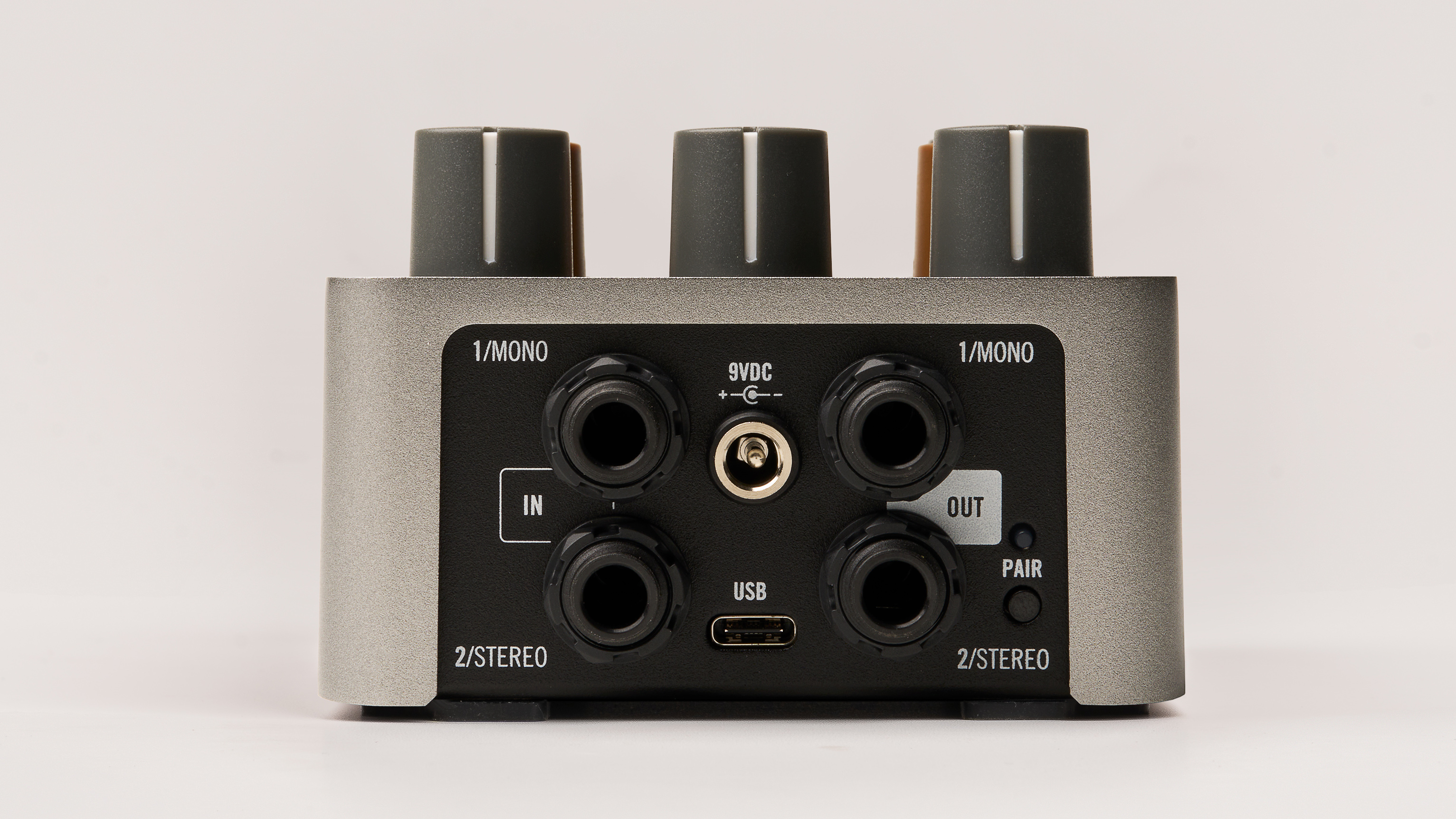 Universal Audio UAFX Ox Stomp Dynamic Speaker Emulator pedal