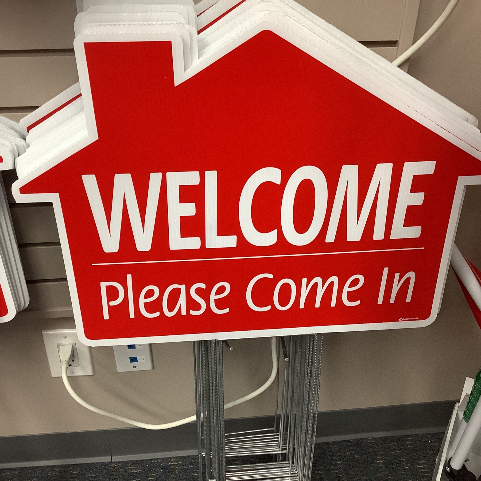 House Shape Sign w/Wire Stand - HAR Supercenter Central