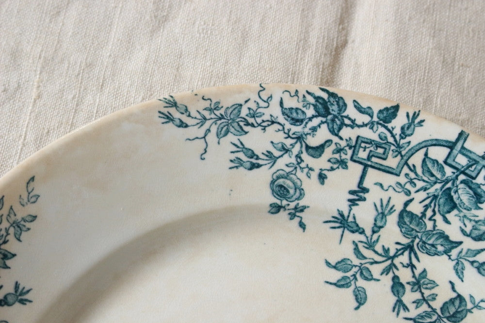 バドンヴィレー窯『ROSES』平皿（直径22cm） フランスアンティーク食器