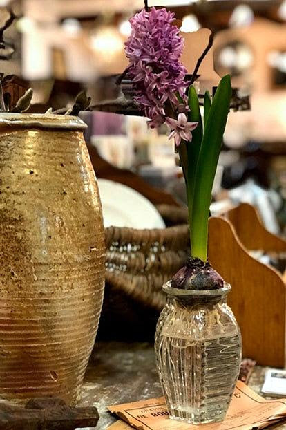 お花を素敵に飾るアンティークガラスの花瓶 – チェルシーオールド