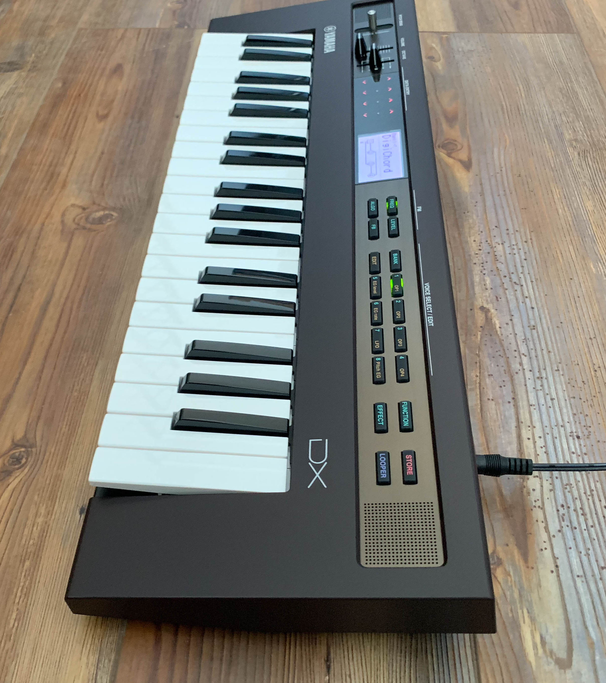 Yamaha Reface DX photo gallery - Syntaur