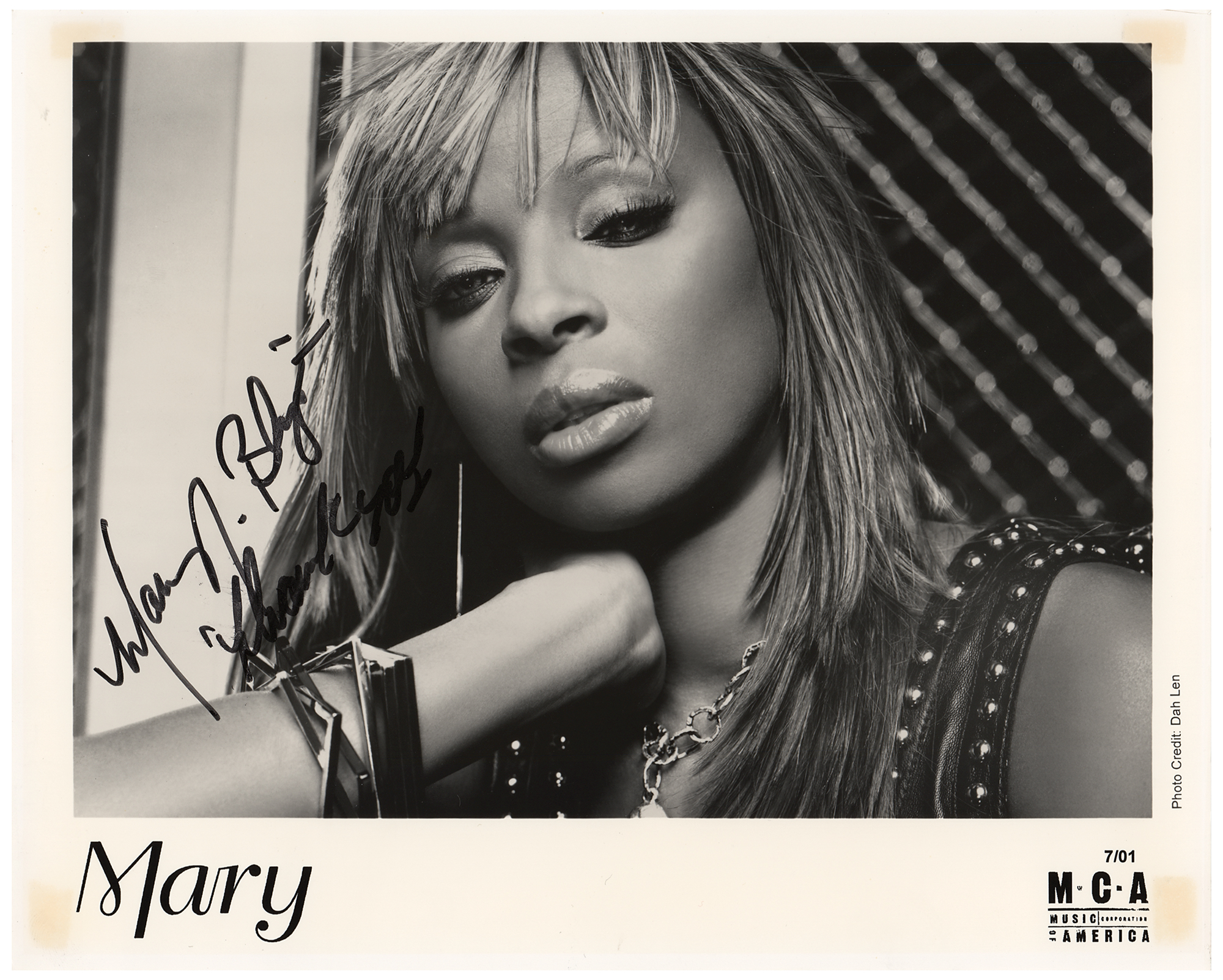 Mary J. Blige Signed Photograph | RR Auction