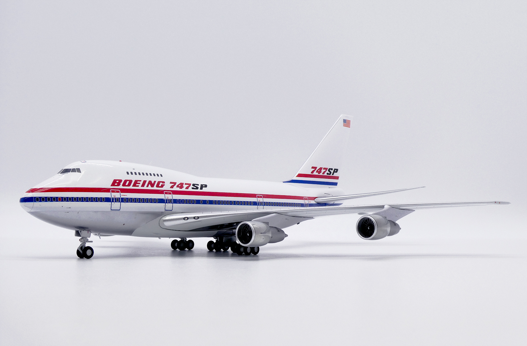 1:200 Boeing House Color Boeing 747SP N747SP JC Wings LH2458
