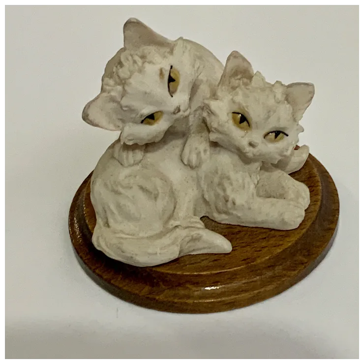Giuseppe Armani Capodimonte Italian Sculpture Persian Kitten Cats