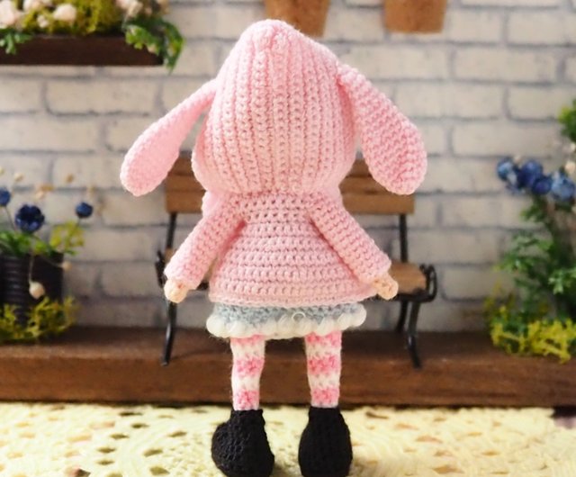 ミニチュア ピンクウサギさんジャケットの女の子 あみぐるみ【受注生産