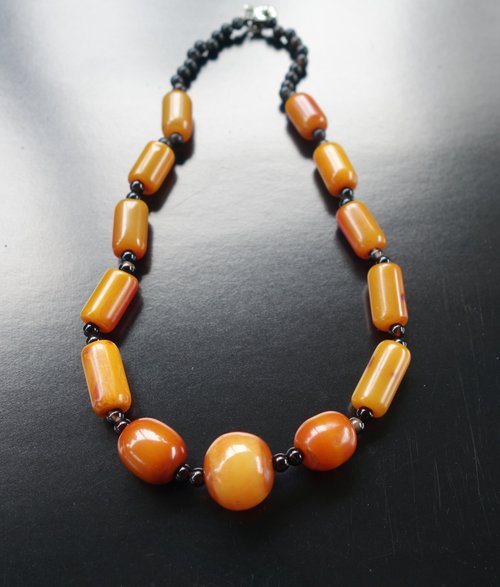 台灣琥珀Amber 古董蜜蠟項鍊23.2克necklace 老蜜蠟藏傳山奇藝術- Pinkoi