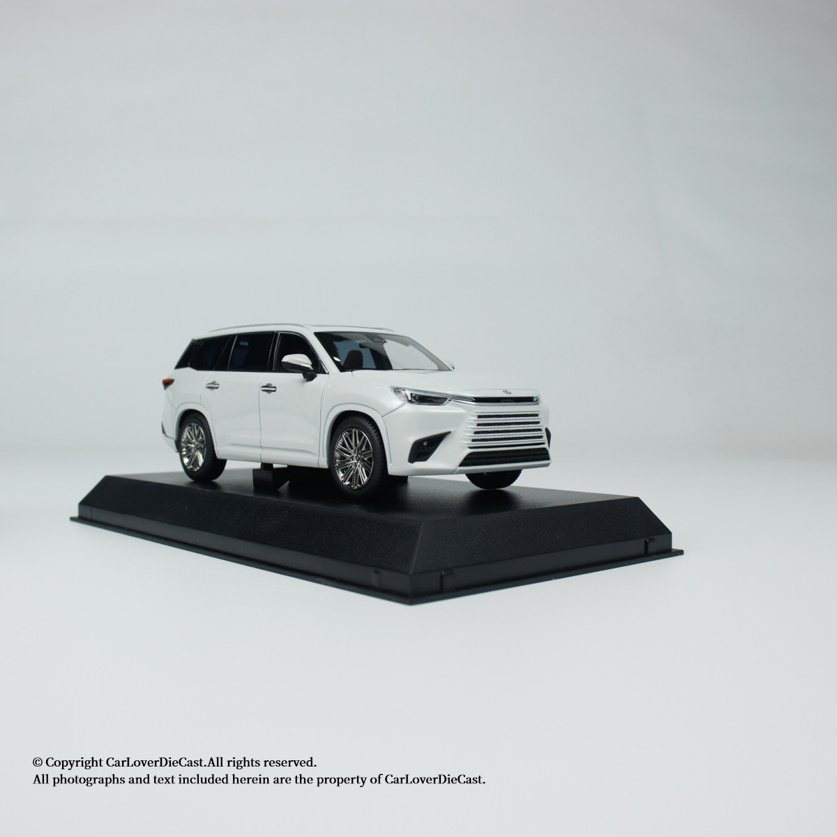 Kyosho 1:43 LEXUS TX (03923) Diecast Car Model Available Now