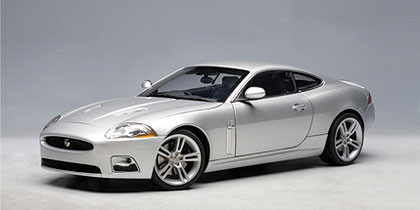 1/18 Maisto 1998 Jaguar XKR Convertible Purple Diecast Car Model