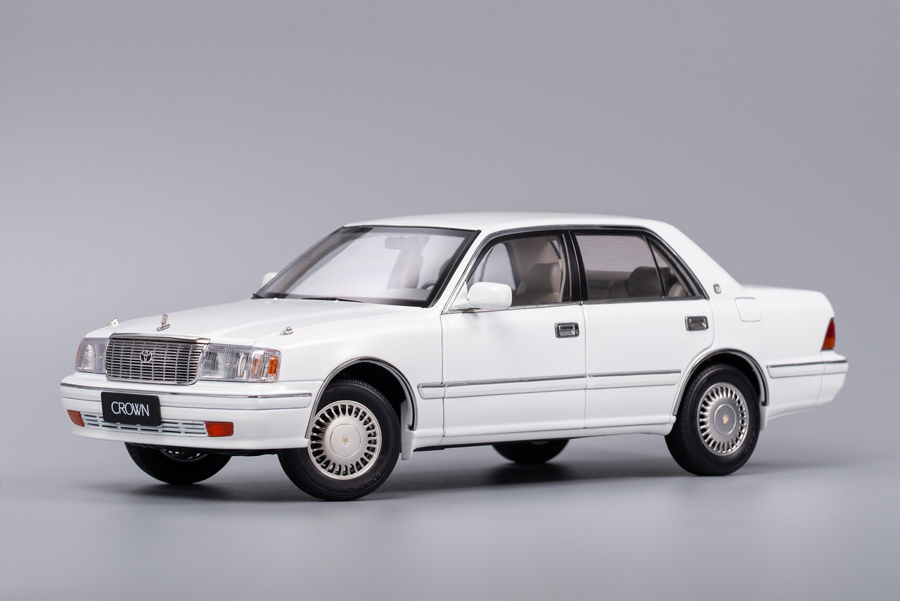 1/18 Toyota Crown 10th Generation JZS155 (S150; 1995–2001) (White
