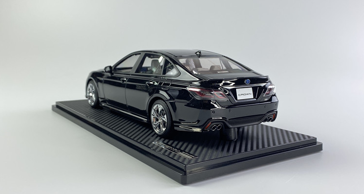 1/18 Ignition Model Toyota Crown (220) 3.5L RS Advance Black Pearl