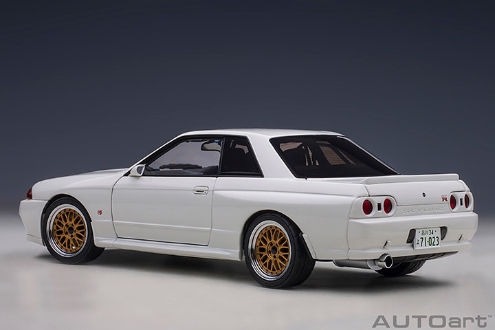 1/18 AUTOart Nissan Skyline GT-R (R32) Wangan Midnight 