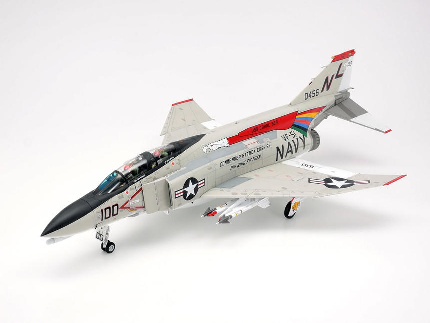 1/48 Tamiya F-4B Phantom II - Squadron.com