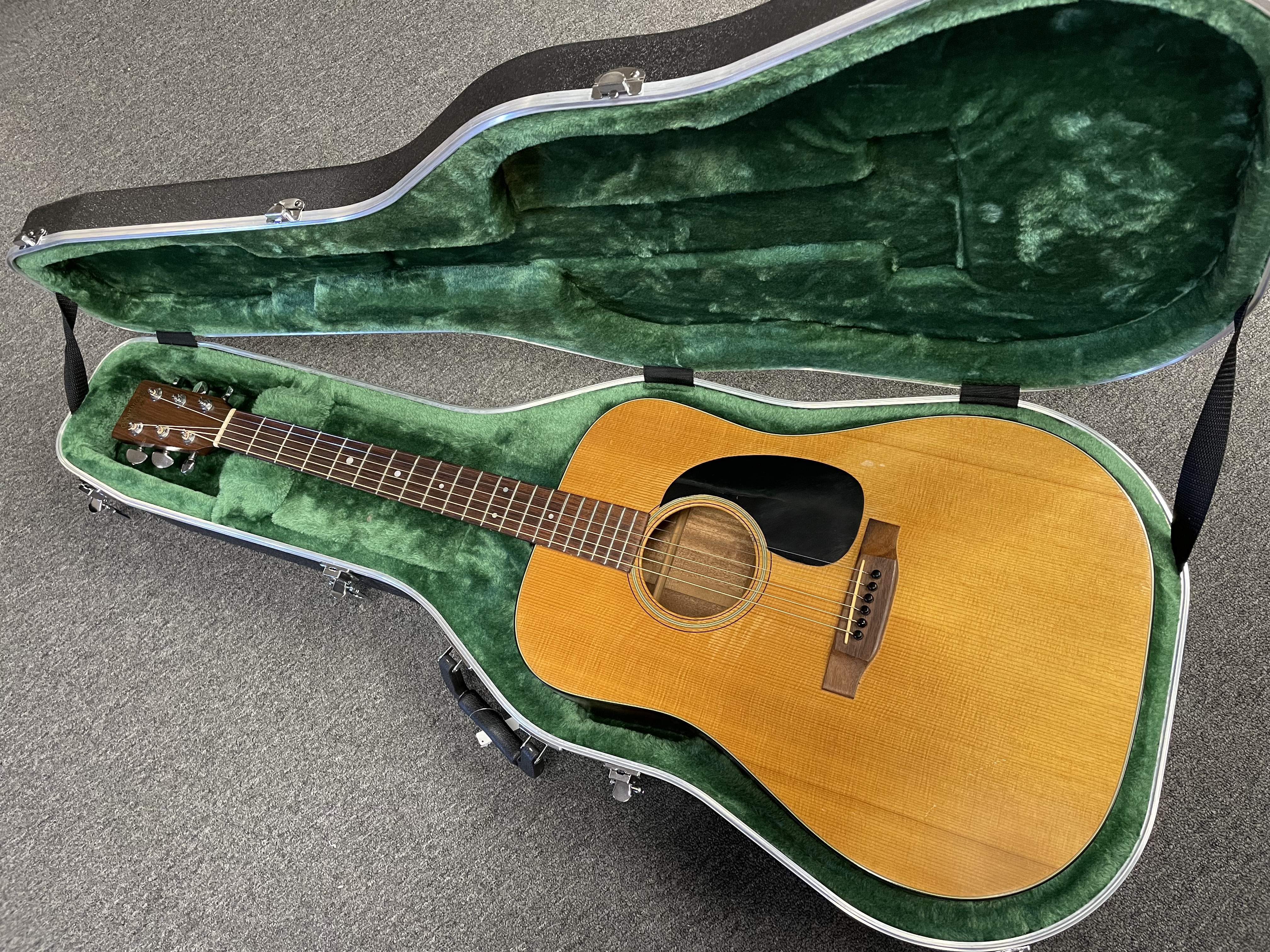 Martin Guitar Hard Case Molded Dreadnought 14 Fret D18 D28 HD28