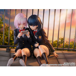 SSSS.GRIDMAN」新条アカネ＆宝多六花、制服で寄り添う姿がエモい！渋