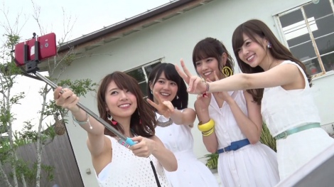 乃木坂46、新曲「裸足でSummer」ジャケ写は自撮り メイキング映像も