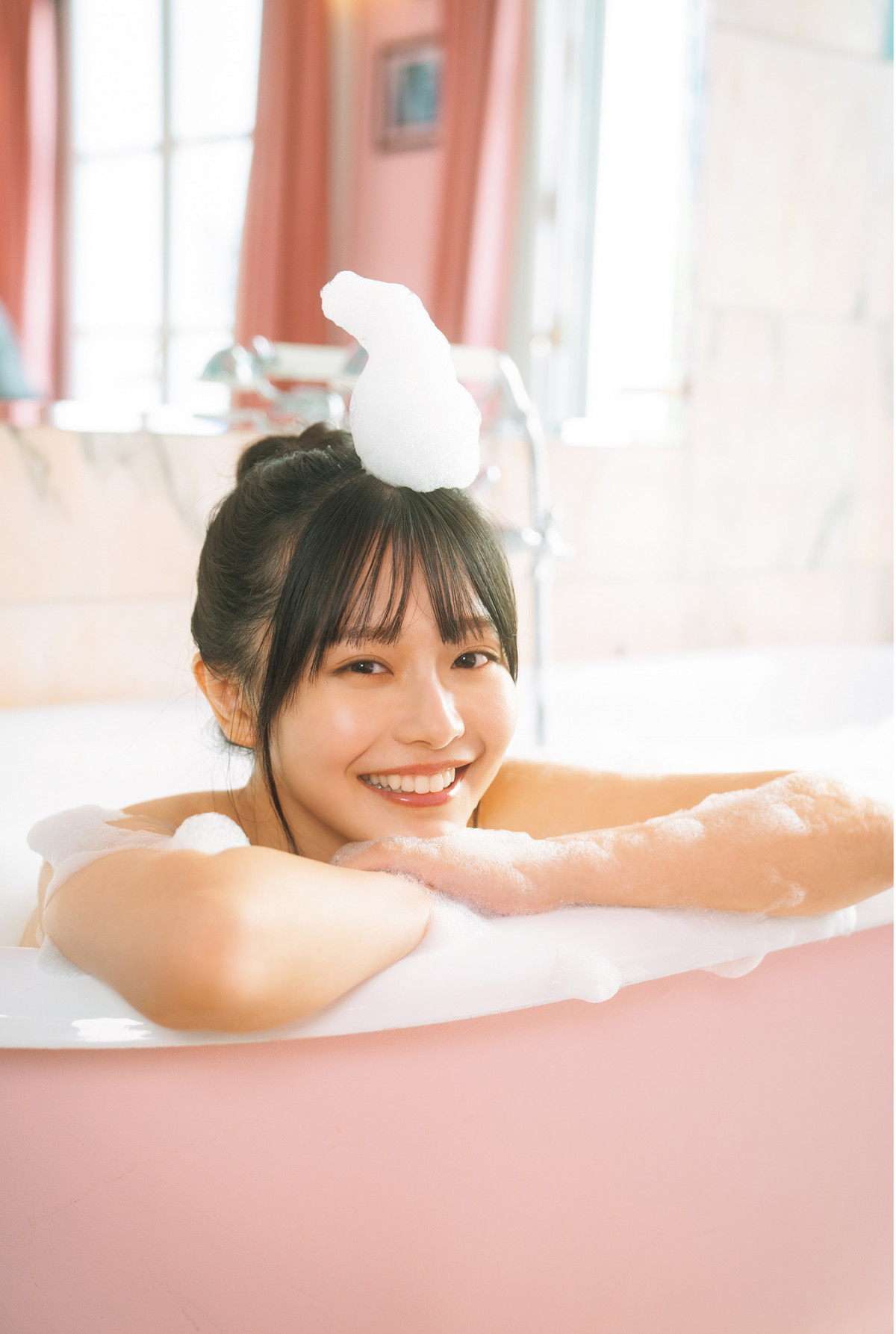 椛島光、1st写真集がデジタル化 完全未公開の10点を特典収録“芸術の都