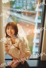 日向坂46松田好花、素肌のぞくパジャマ姿披露 1st写真集“封入ポスト