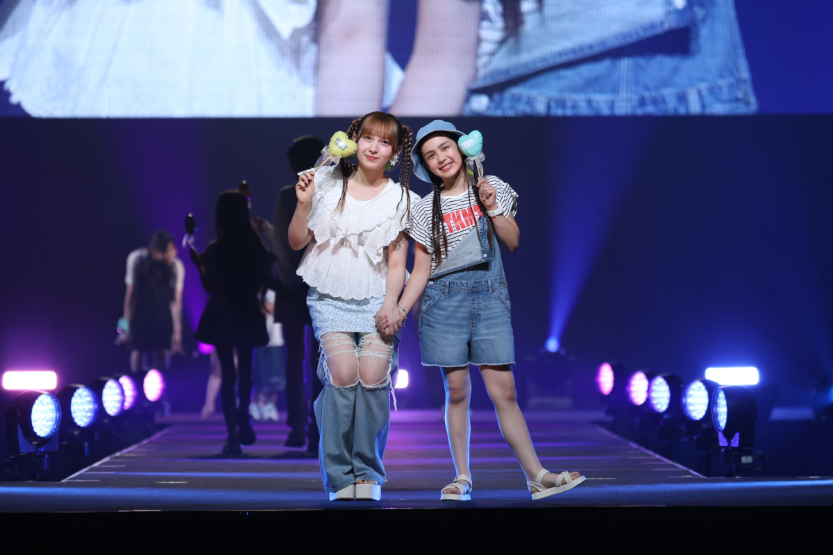 FRUITS ZIPPER、キッズモデルと仲良くランウェイ ライブステージでは