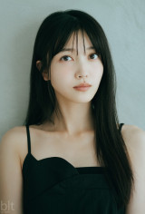 乃木坂46久保史緒里、透明感あふれるカット満載 スペシャルロング