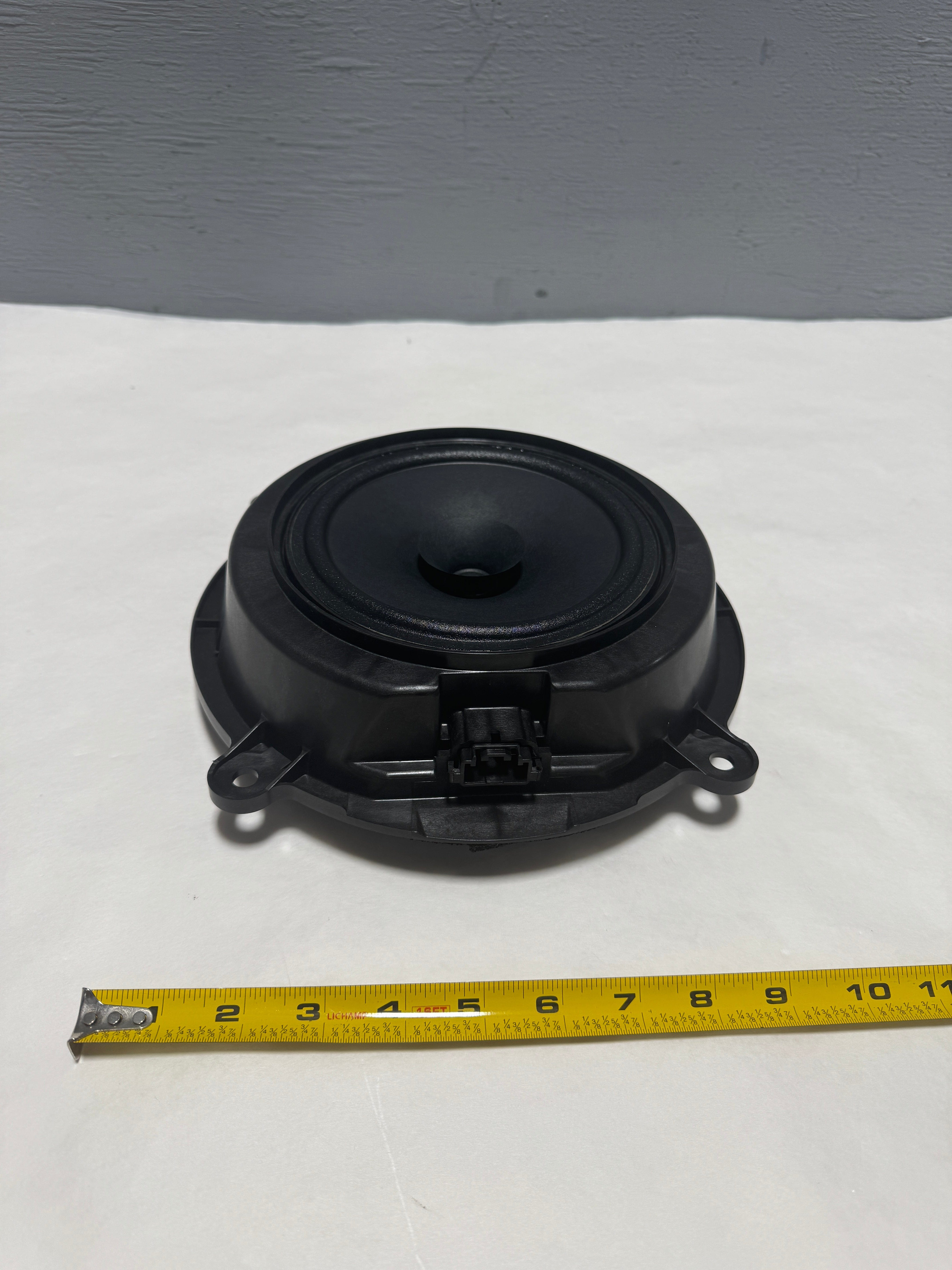2014-2018-mazda3-1-front-door-