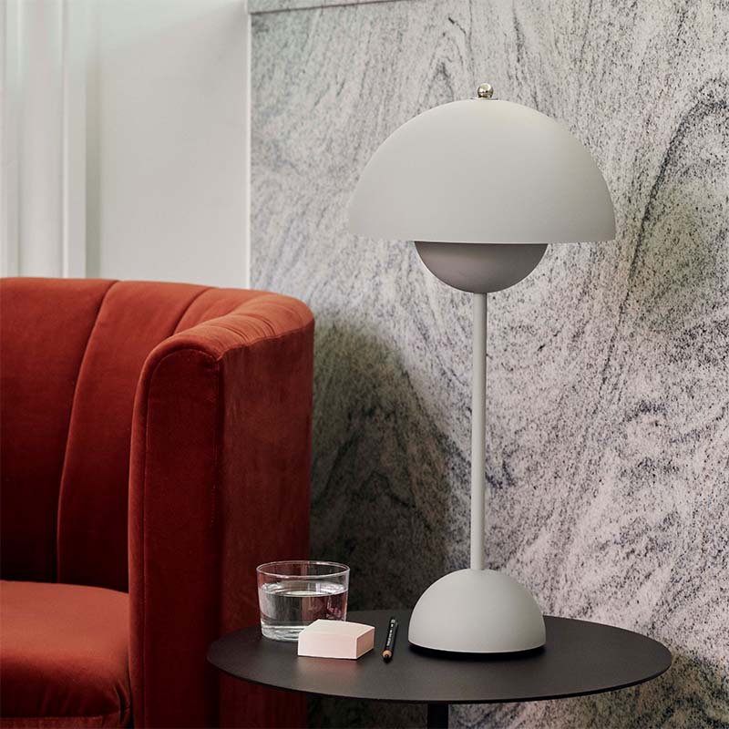 &TRADITION FLOWERPOT TABLE LAMP VP3 MATT LIGHT GREY｜5%point | THE