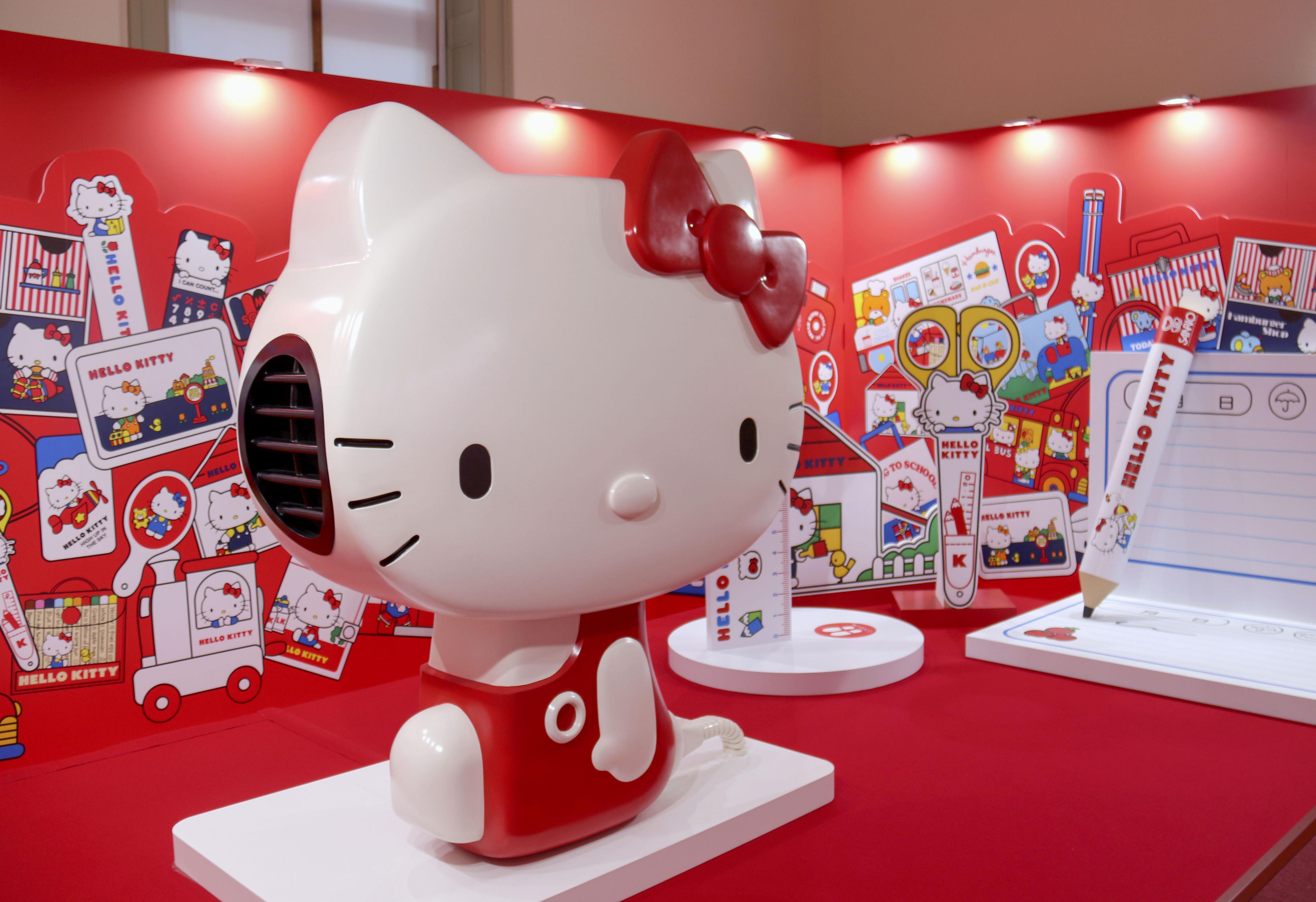 キティ誕生50年で展覧会 「カワイイ」の歴史たどる、浮世絵風も - 産経